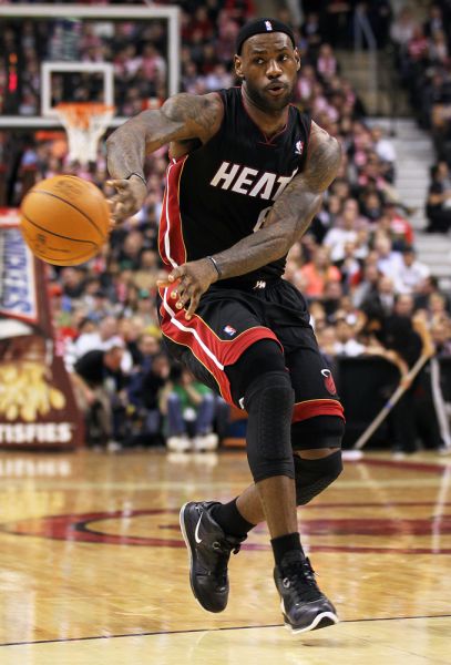 帕尔马队长：我们必须通过团队协作，共同限制莱奥的发挥（帕尔马队长：靠整体合力压制莱奥的发挥）