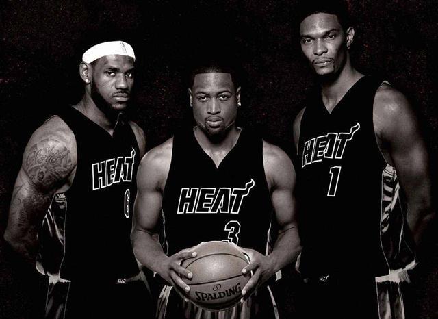 用冠军告别！雷速海报：布斯克茨&阿尔巴完成最后一舞，正式退役（以冠军谢幕！雷速海报：布斯克茨与阿尔巴上演最后一舞，正式挂靴）