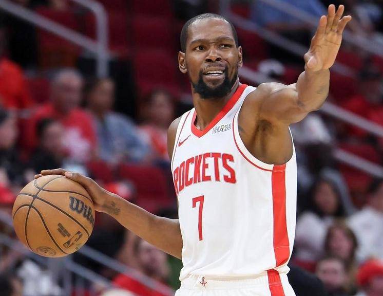 半场战报：奥萨苏纳1-0皇家社会，卡泰纳破门（半场：奥萨苏纳1-0领先皇家社会，卡泰纳建功）