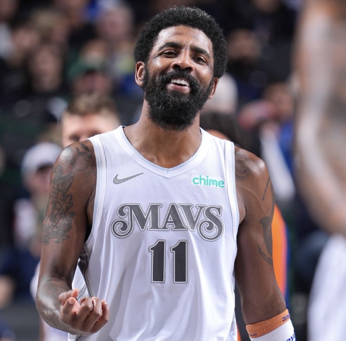 状态回来了！麦凯恩贡献赛季新高20分，连续3场得分上双（麦凯恩找回手感！砍下本季新高20分，已连3战得分上双）