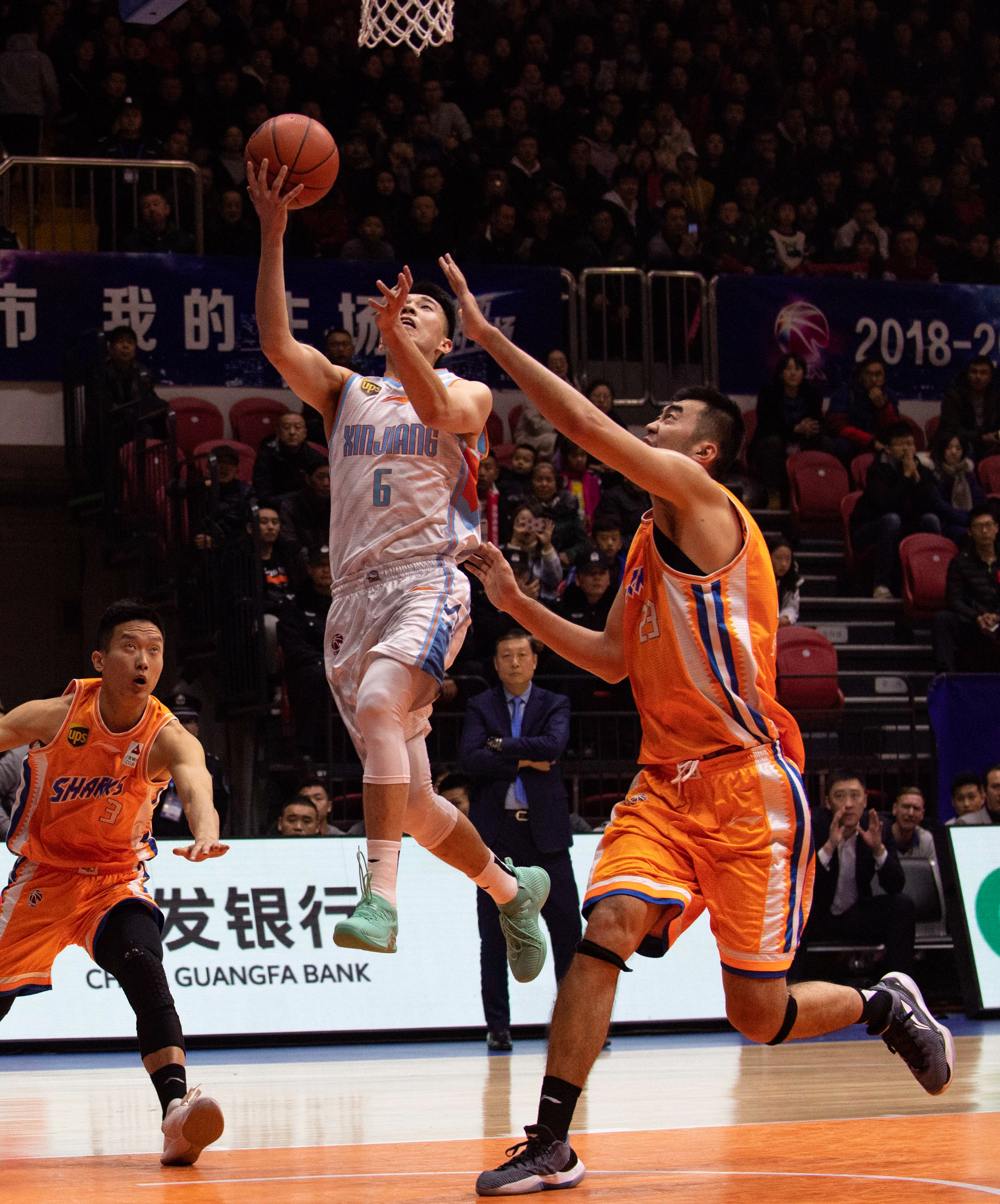 格里马尔多：上半场我们不得不追着本菲卡跑，还好最终赢了（格里马尔多：上半场被本菲卡牵着走，所幸最终取胜）